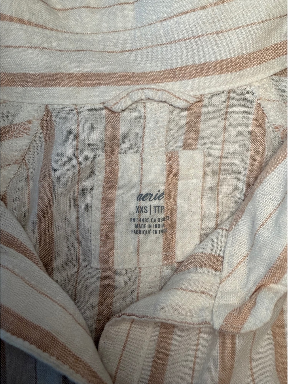 Aeries Linen Loose Button Up - Picture 4 of 4